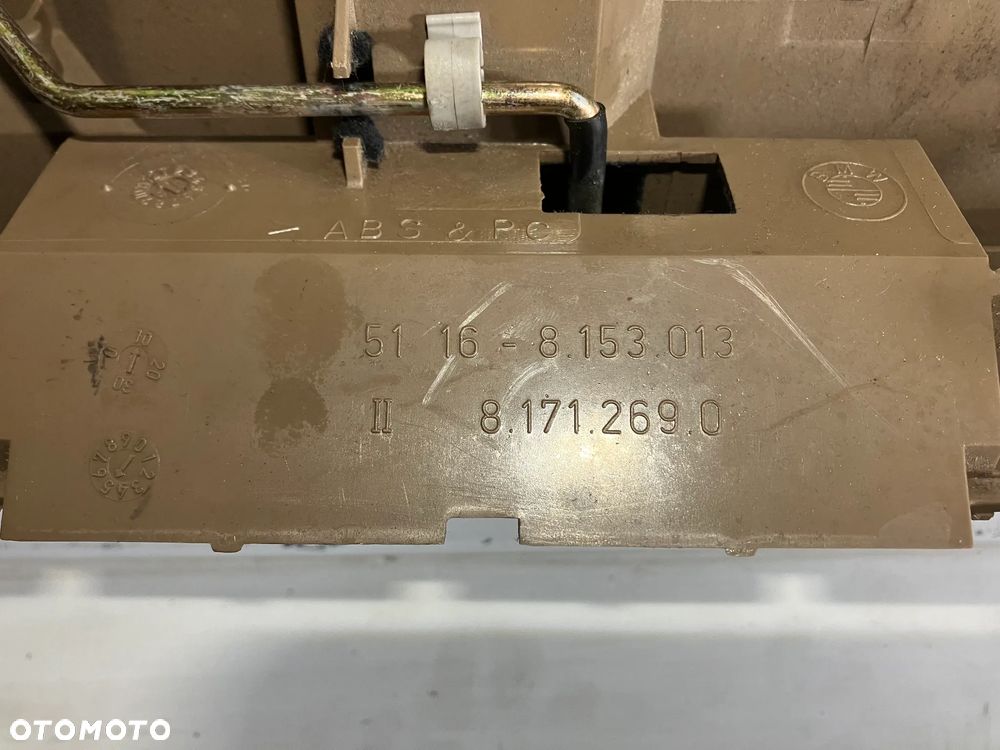 SCHOWEK PASAŻERA BMW E36 COUPE CABRIO BEŻOWY BEIGE LIFT KRATKI NAWIEWU KRATKA 8162022 8153013 - 9