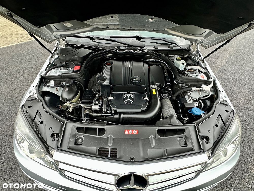 Mercedes-Benz Klasa C 180 BlueEFFICIENCY Avantgarde - 37