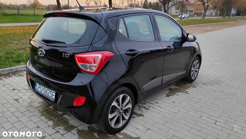 Hyundai i10 1.0 Fifa World Cup Edition - 9