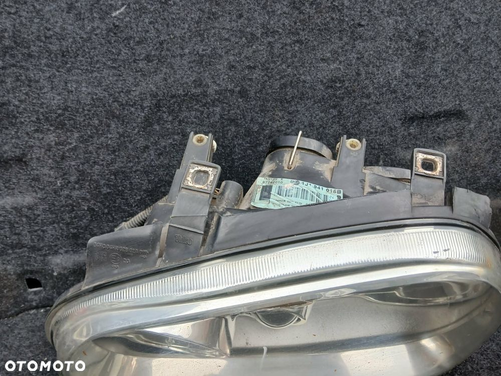 Volkswagen Golf IV lampa przednia - 2