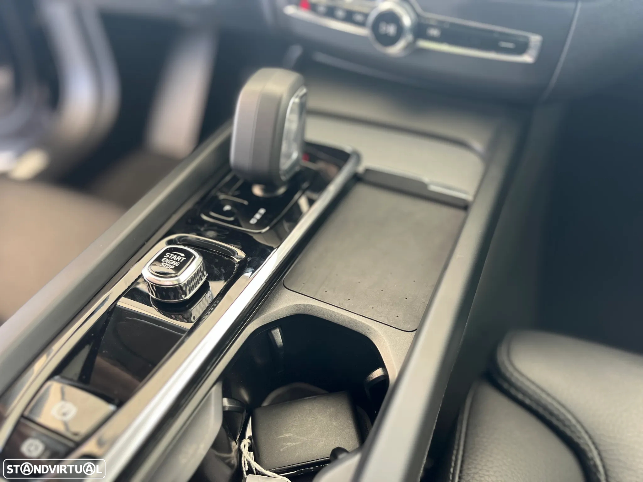 Volvo XC 60 2.0 T6 PHEV Plus Dark AWD - 25