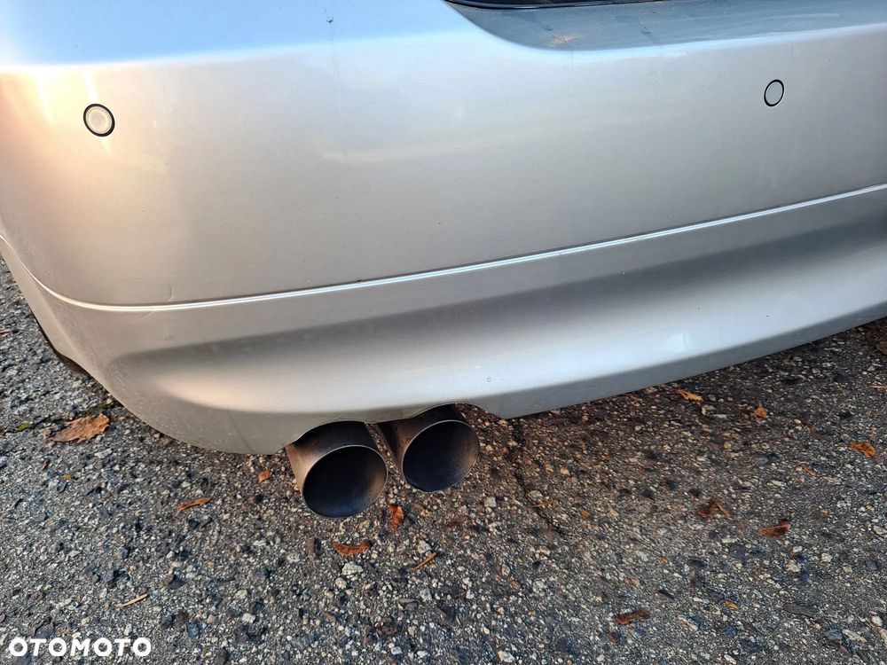 BMW Seria 3 325i - 25