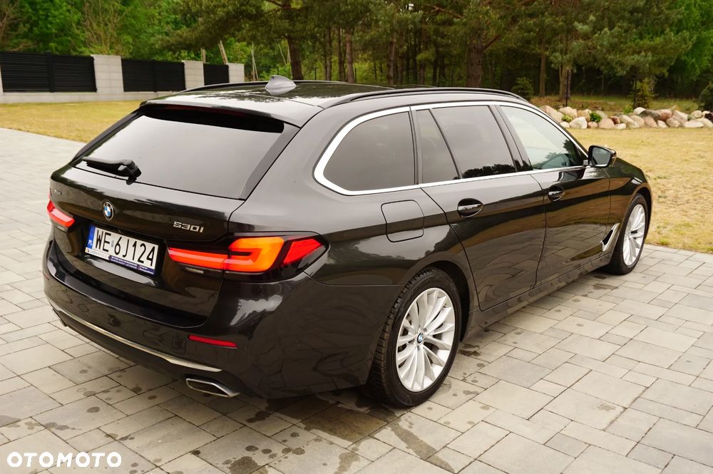 BMW Seria 5 530i xDrive mHEV Luxury Line - 11