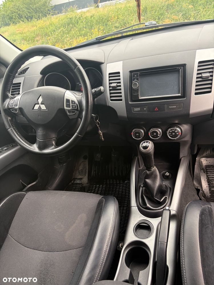 Mitsubishi Outlander 2.0 Intense NAVI 2WD EU5 - 8