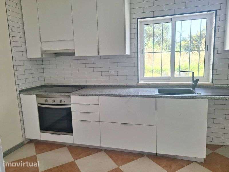Moradia T2 na Abrunheira - Grande imagem: 4/11
