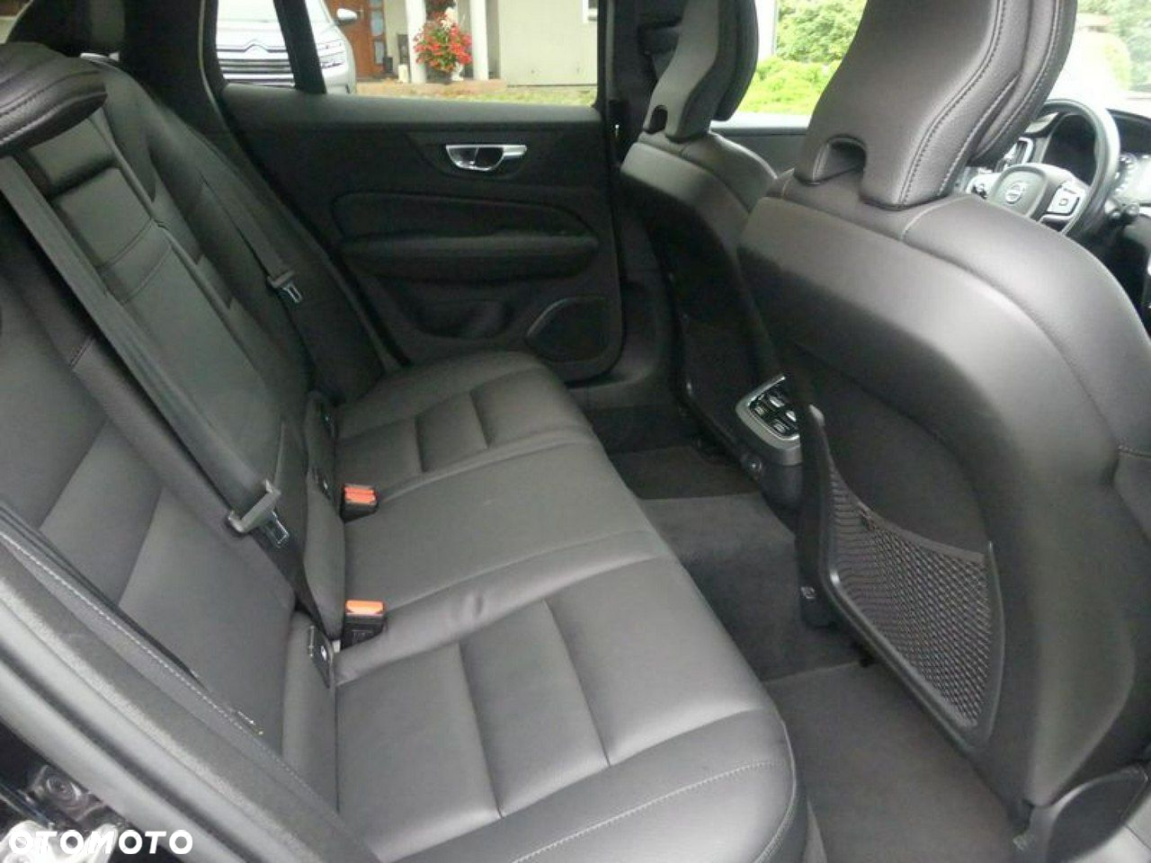 Volvo V60 Cross Country - 14