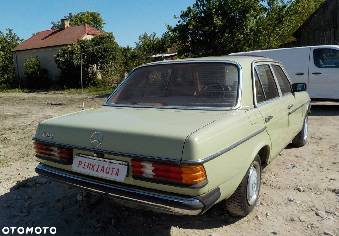 Mercedes-Benz W123 - 17