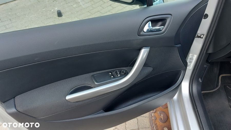 Peugeot 308 HDi FAP 110 NAVTEQ ON BOARD - 22