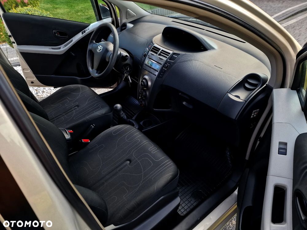 Toyota Yaris 1.0 Luna A/C - 14