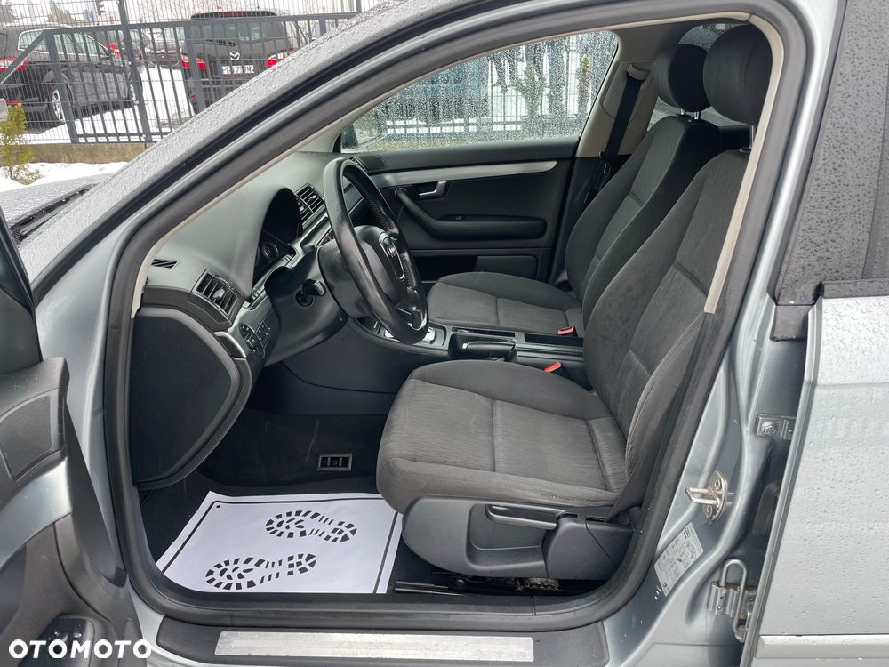 Audi A4 Limousine - 9