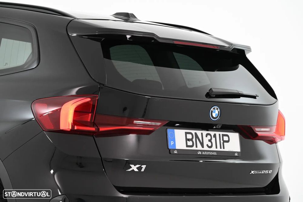 BMW X1 xDrive25e - 13