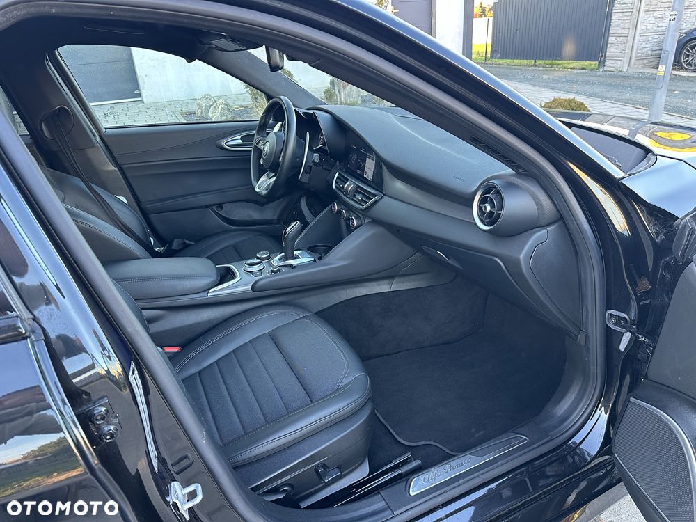 Alfa Romeo Giulia 2.2 D Turbo Sprint - 12