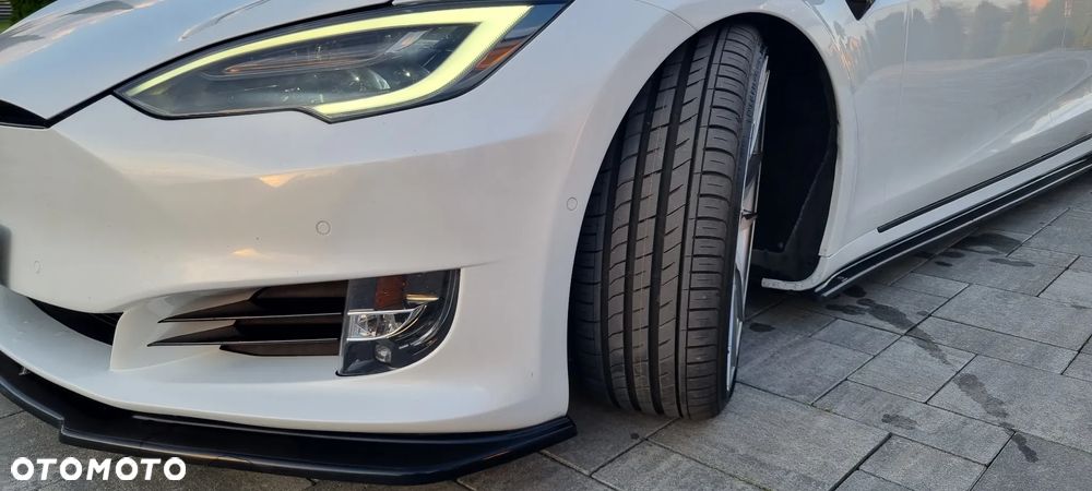 Tesla Model S 90 D Performance - 13