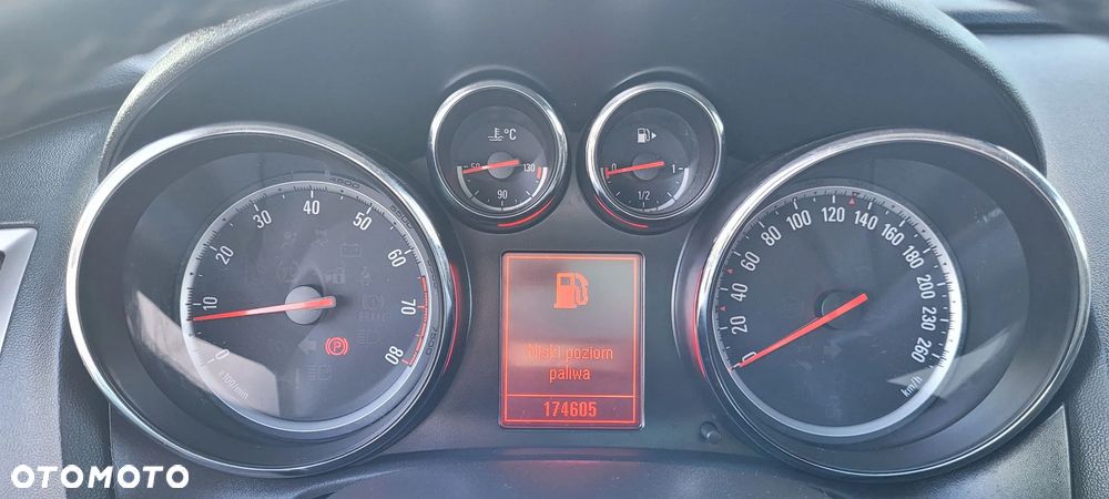 Opel Astra 1.4 ecoFLEX - 19