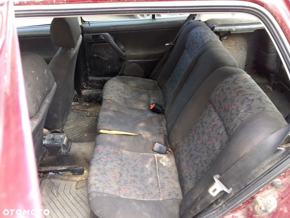 Volkswagen Golf III (95-03r.) 1.6B 74KM. Silnik AEE,  ABU,  AEA,  Skrzynia DGL,  CYZ,  CHV,  DGG,  CJF,  DGH,  CZA   lakier LC3L,  9885.Cały na części. GWARANCJA !!! Przód Tył Zestaw Komplet Drzwi Klapa Zderzak Błotnik Maska Grill Atrapa Szyba Pas Lampa Lusterko Boczki Fotel Kanapa Kokpit Deska Rozdzielcza Przełącznik Włącznik Sterownik Przewody Wiązka Instalacja Moduł Komputer Czujnik Listwa Pompa Alternator Wtryski Głowica Rozrusznik Kompresor Sprzęgło Dwumas Silnik Skrzynia ABS Klimatyzacji Paliwa Wspomagania Kolektor Turbina Przepustnica Zawór Chłodnica Koło Hak Belka Sanki Zawieszenie Mcpherson Półoś Amortyzator Wydech Tłumik Zacisk Most - 7