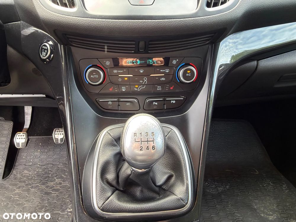 Ford Kuga - 18