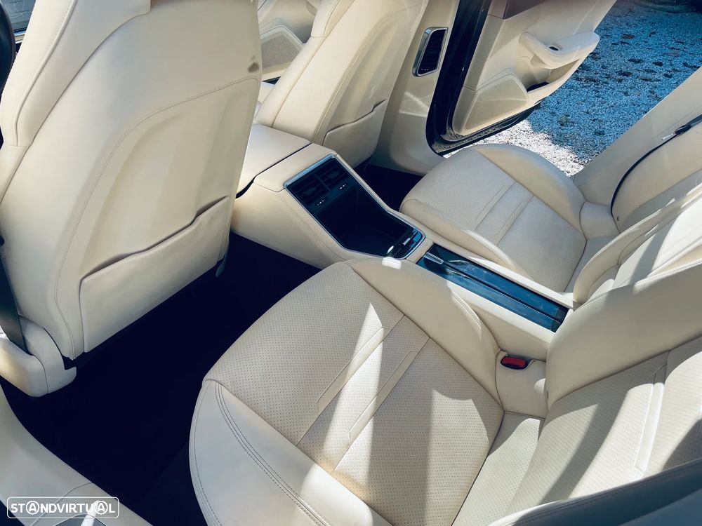 Porsche Panamera 4 E-Hybrid Platinum Edition - 11