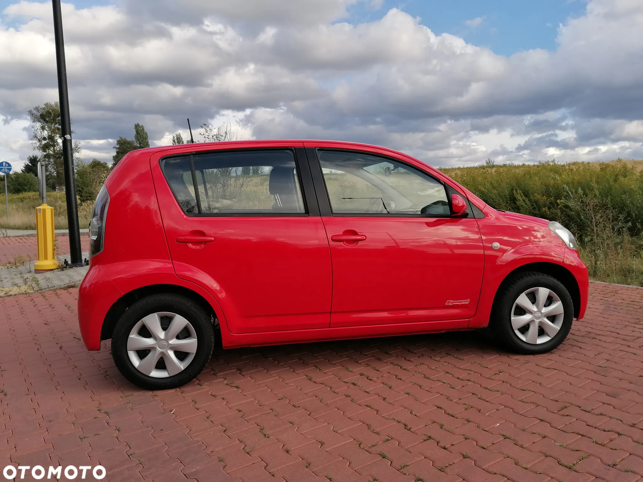 Daihatsu Sirion 1.0 - 10