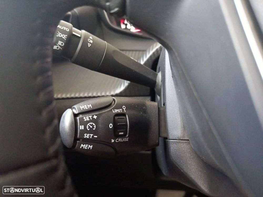 Peugeot 2008 1.2 Style - 18