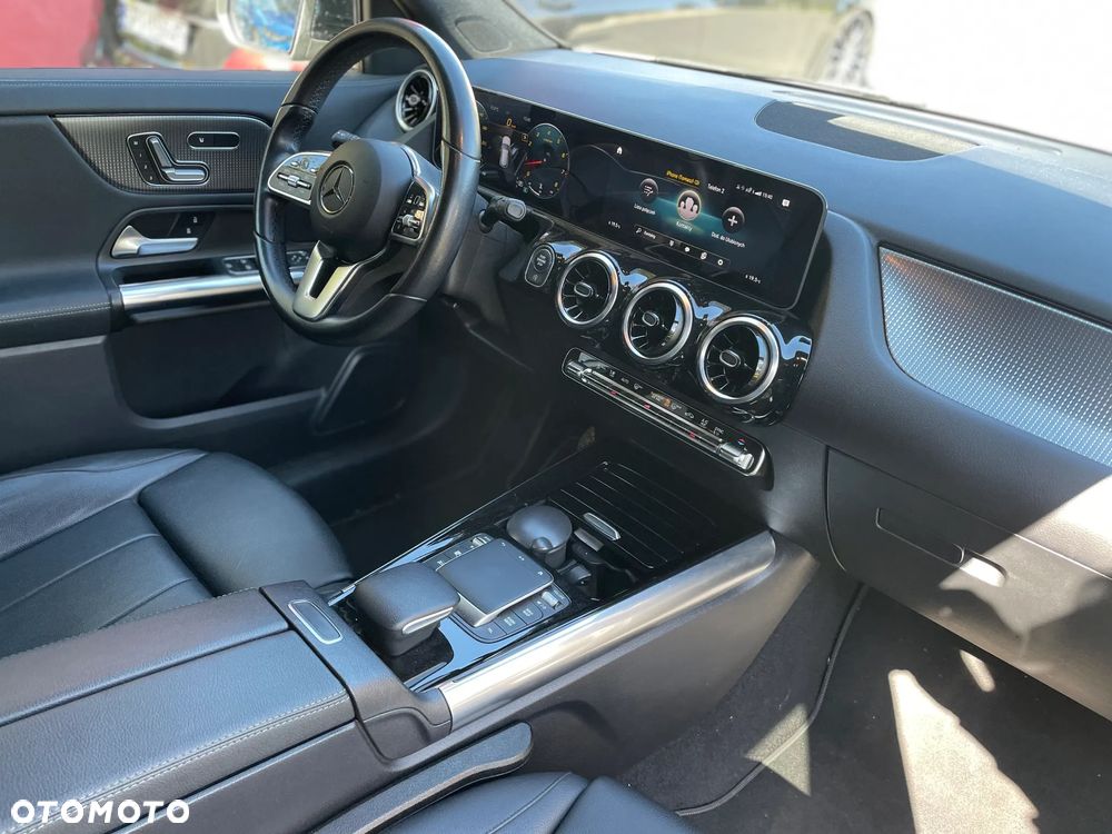 Mercedes-Benz GLA 250 4-Matic AMG Line - 16