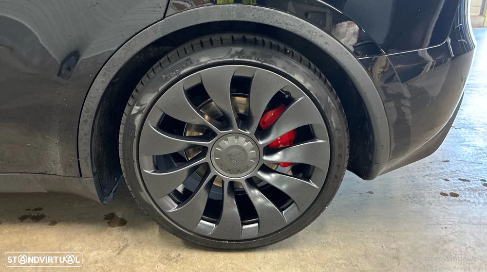 Tesla Model Y Performance Dual Motor AWD - 8