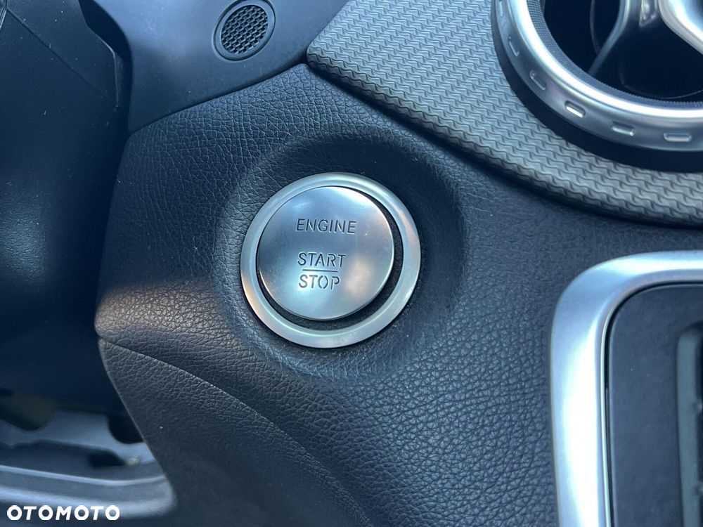 Mercedes-Benz GLA - 23