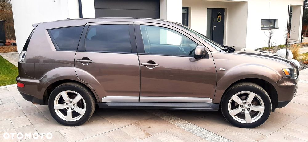 Mitsubishi Outlander 2.0 Intense NAVI 2WD EU5 - 7