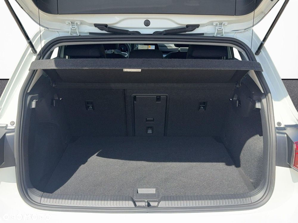 Volkswagen Golf - 33