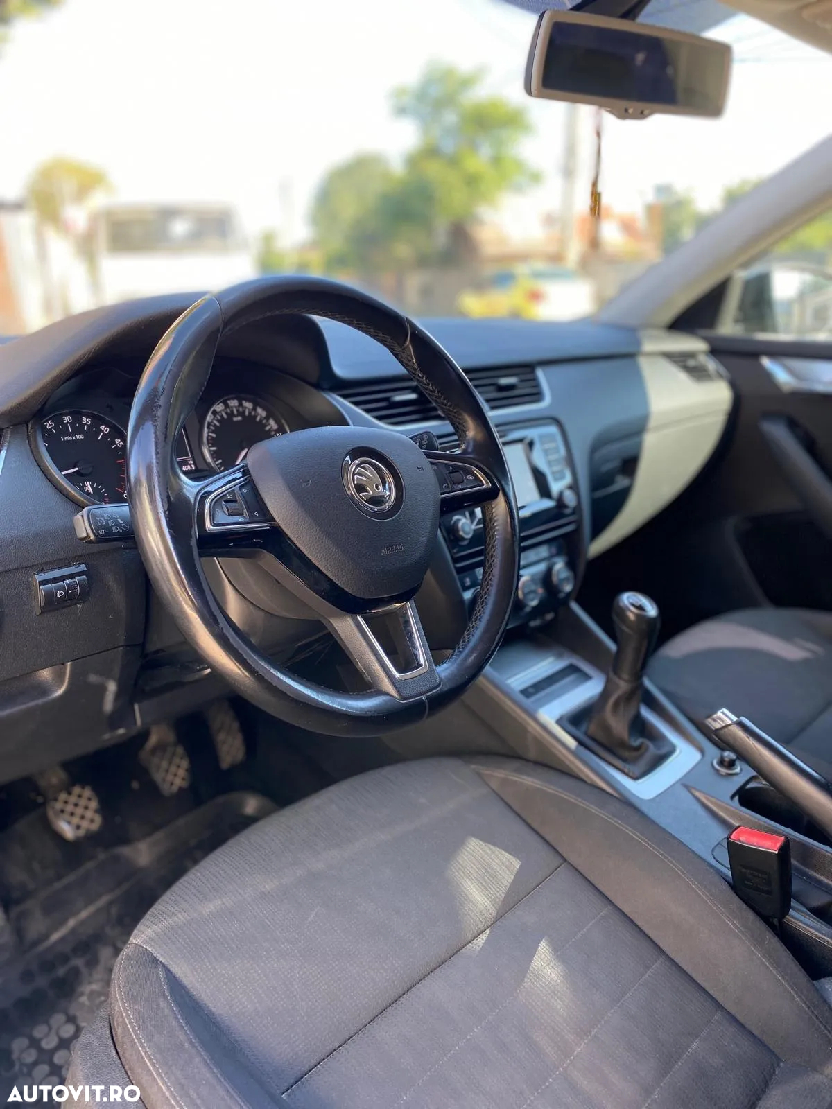 Skoda Octavia 1.6 TDI ACTIVE - 8
