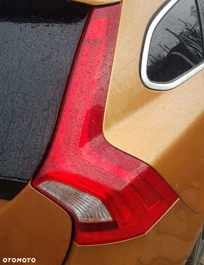 LAMPA TYŁ PRAWY PRAWA VOLVO V60 12r - 9
