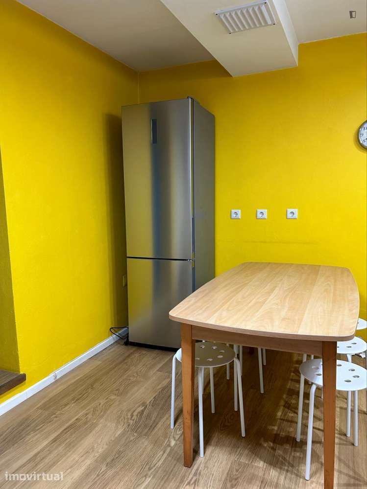 Quarto - localizado em Aveiro - Grande imagem: 4/9