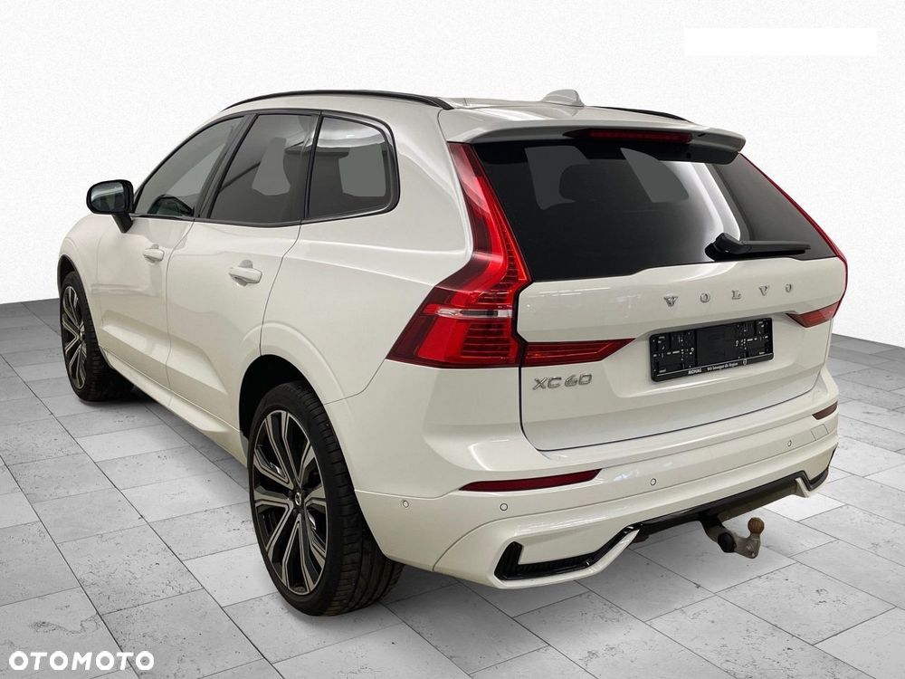 Volvo XC 60 B5 D AWD Ultimate Dark - 3