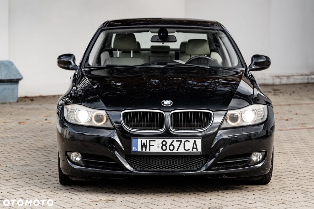 BMW Seria 3 318i - 4