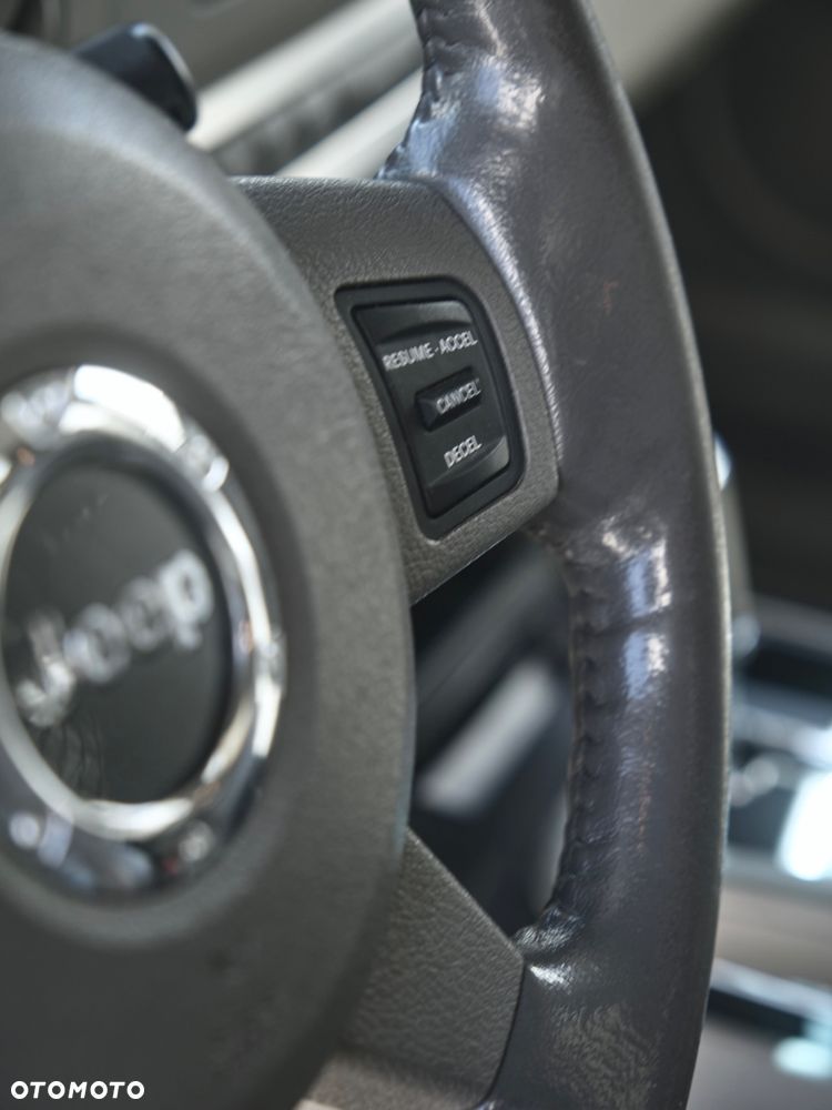 Jeep Commander - 12