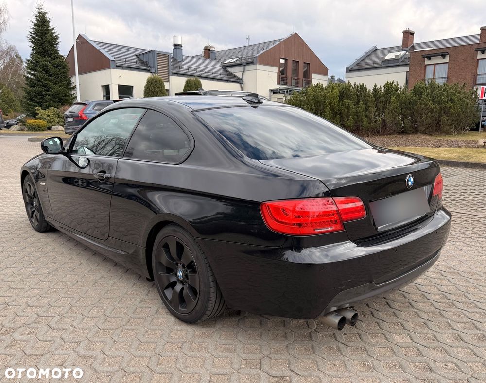 BMW Seria 3 320d DPF M Sport Edition - 6