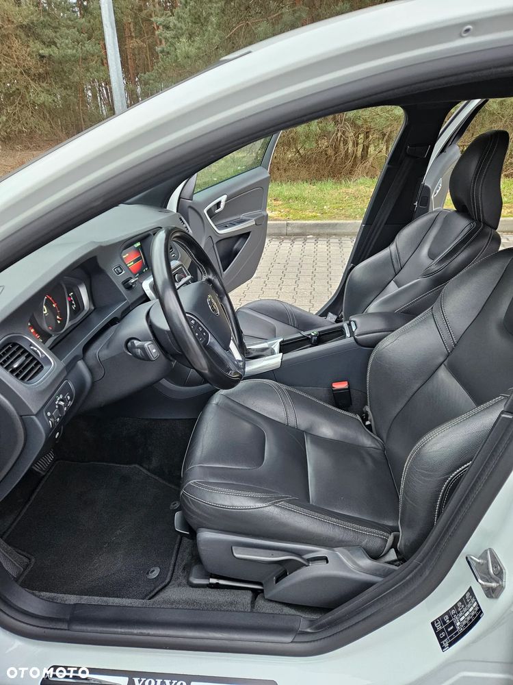 Volvo V60 D4 Drive-E Momentum - 11