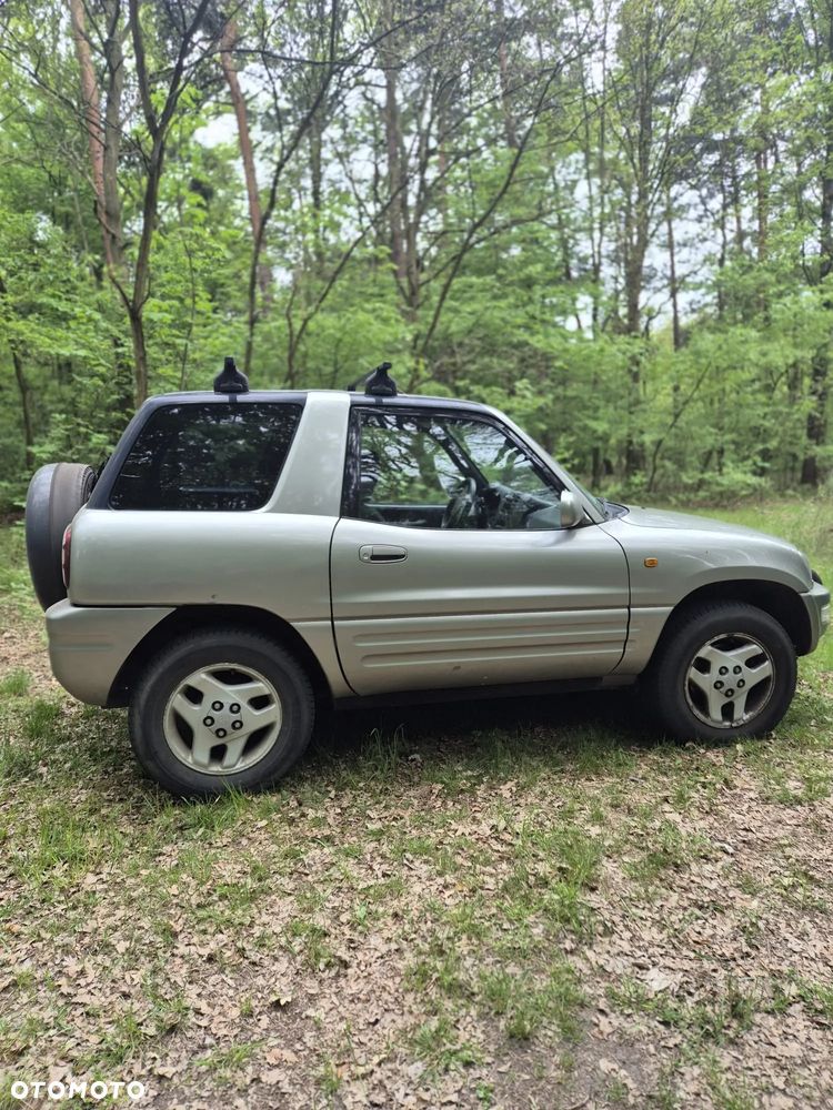 Toyota RAV4 2.0 - 4