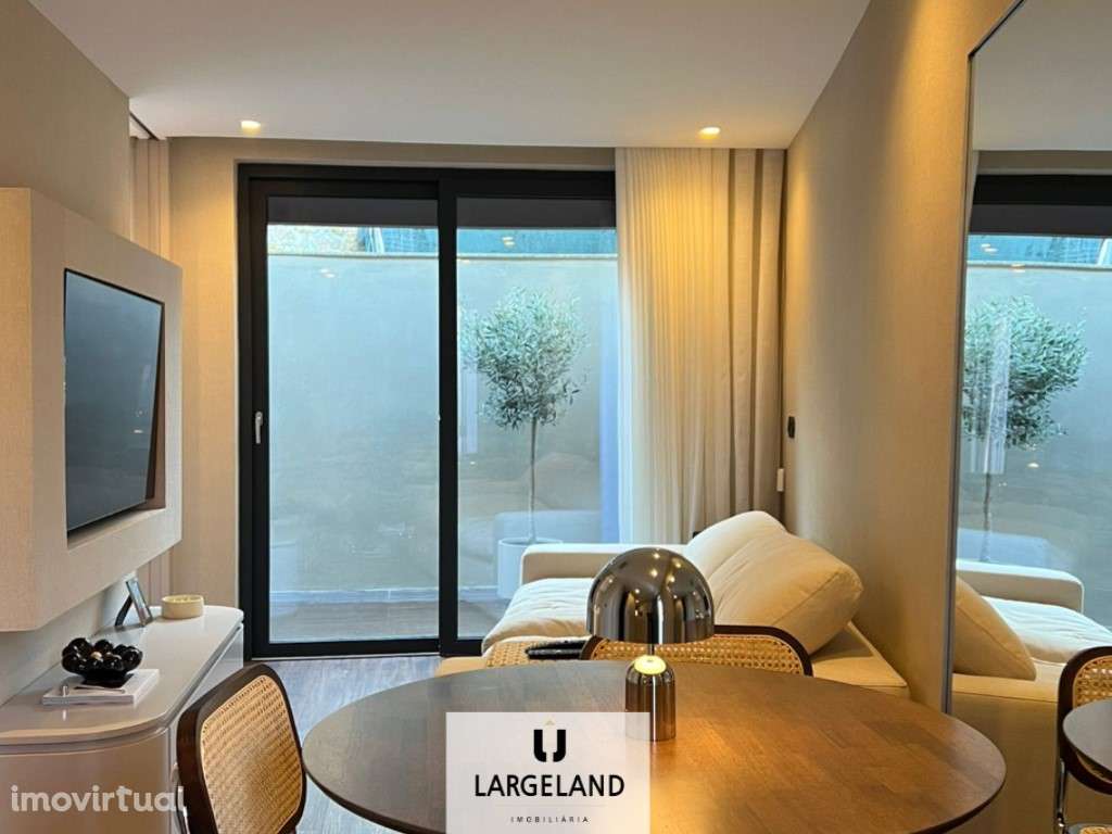 Moradia T1 - Fânzeres - Grande imagem: 2/10