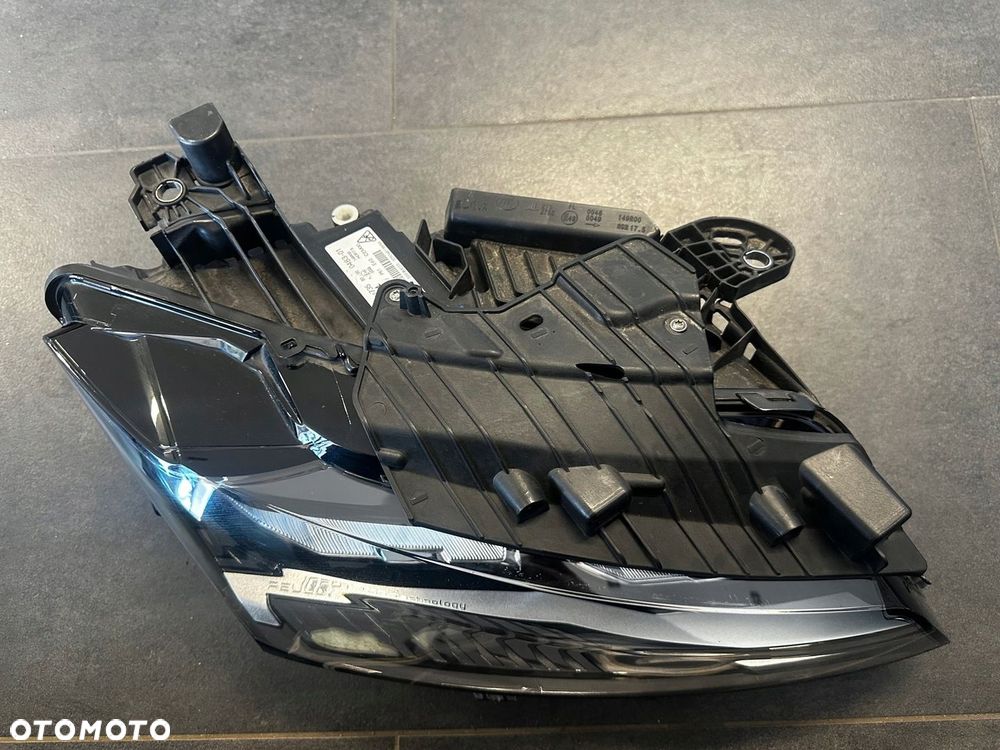 LAMPA PRAWA REFLEKTOR PRAWY FULL LED PEUGEOT 308 III 3 2021- 9851673580 - 9