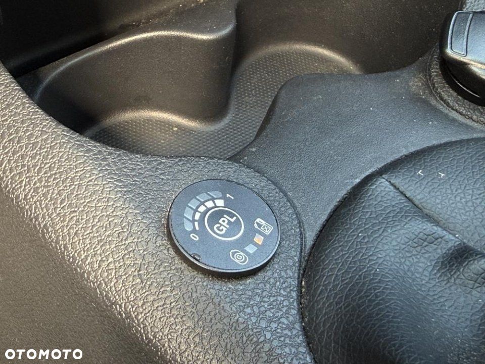 Dacia Sandero - 12