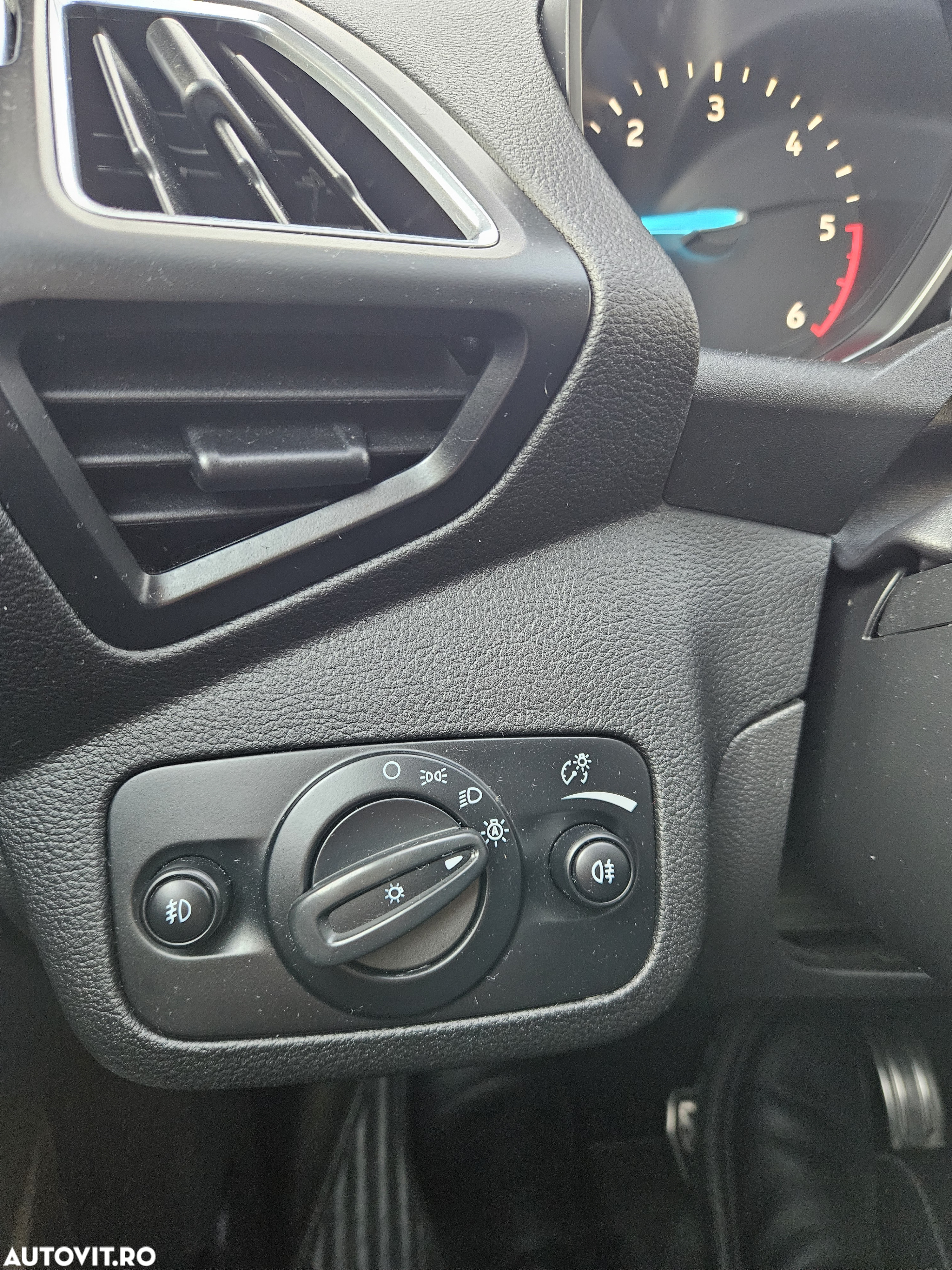 Ford Kuga 2.0 TDCi 4x4 Aut. ST-Line - 9