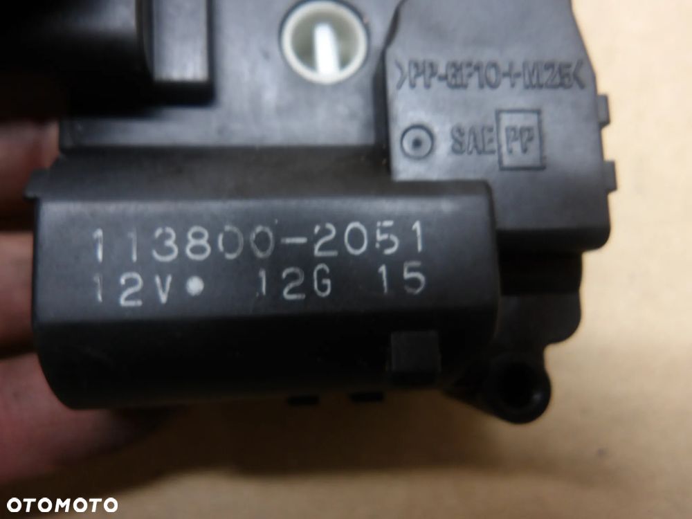 TOYOTA COROLLA VERSO 2.2D SILNICZEK NAGRZEWNICY 113800-2051 - 4