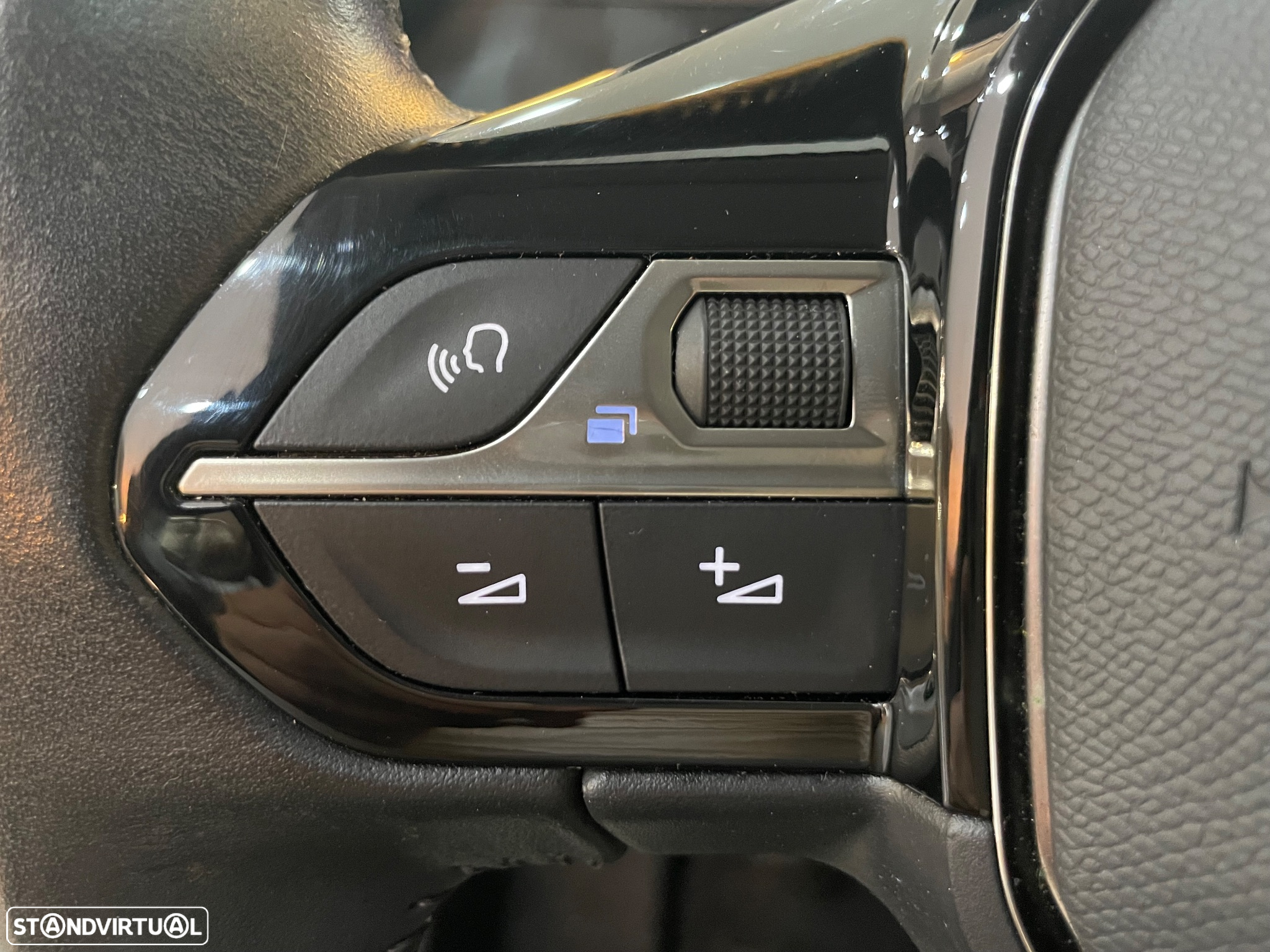 Peugeot 2008 1.2 PureTech Allure - 21