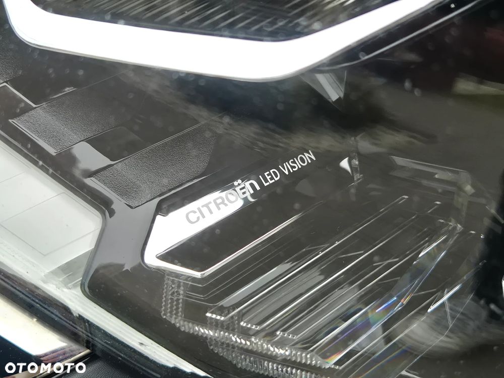 Citroën C4 BlueHDi 130 Stop&Start EAT8 SHINE - 34