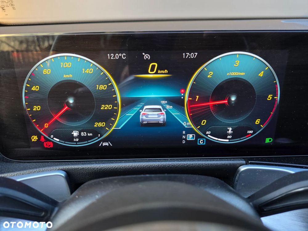 Mercedes-Benz GLB 200 d 4-Matic AMG Line 8G-DCT - 28