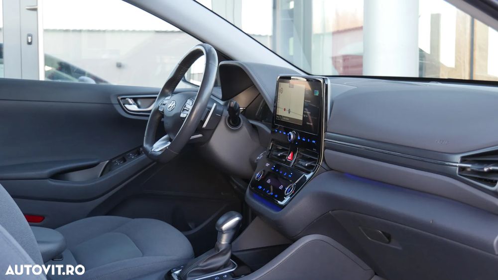Hyundai IONIQ - 18