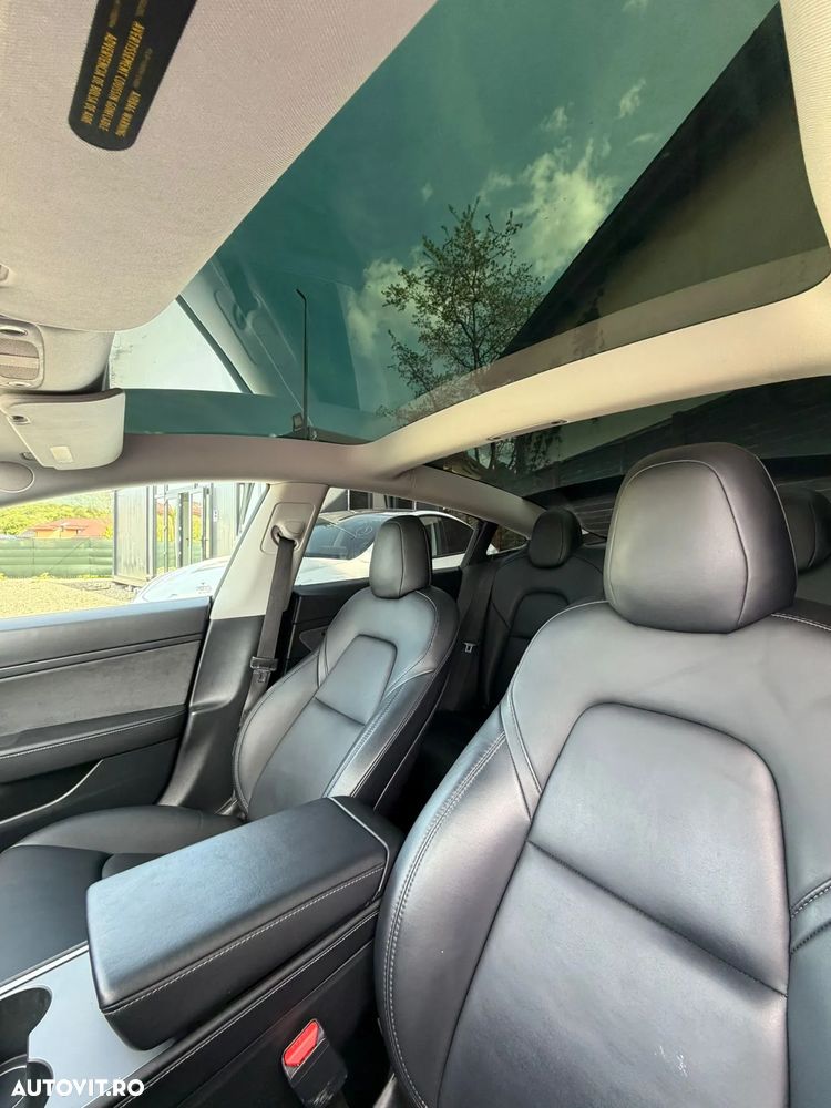 Tesla Model 3 - 6