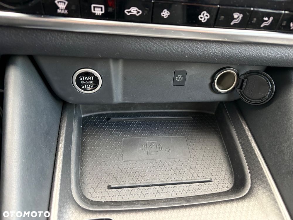 Nissan Qashqai 1.3 DIG-T MHEV Premiere Edition Xtronic - 30