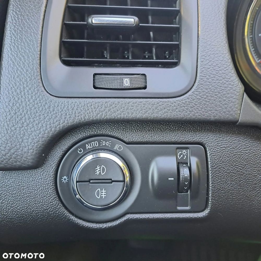 Opel Insignia 2.0 CDTI automatik Sport - 26