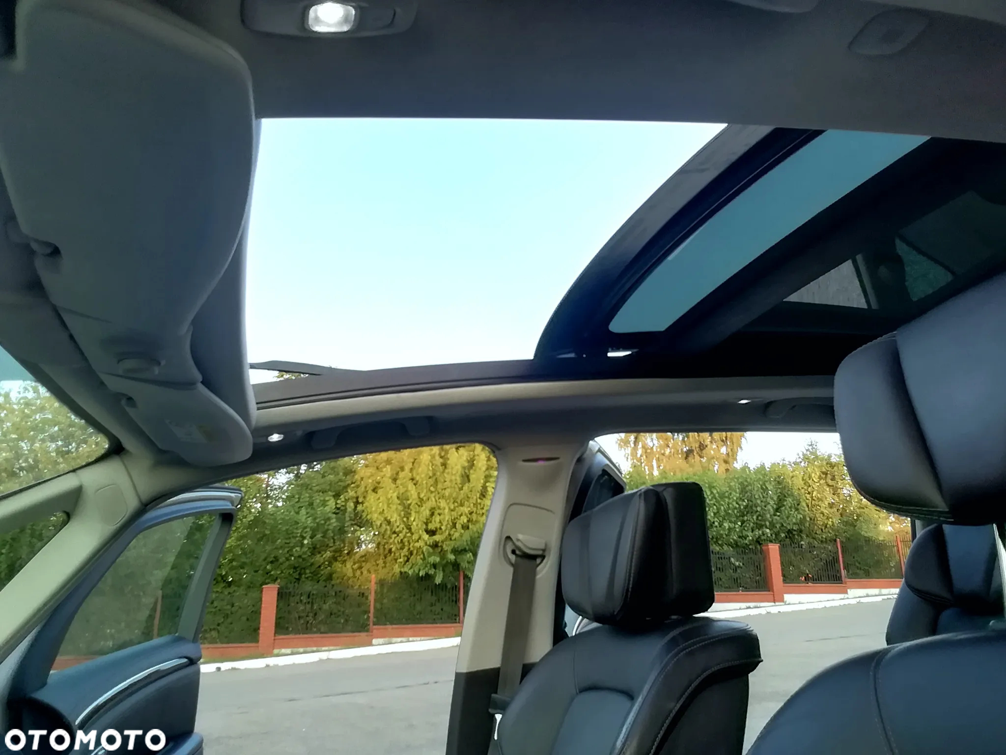 Renault Espace 1.6 dCi Energy Initiale Paris EDC 7os - 32
